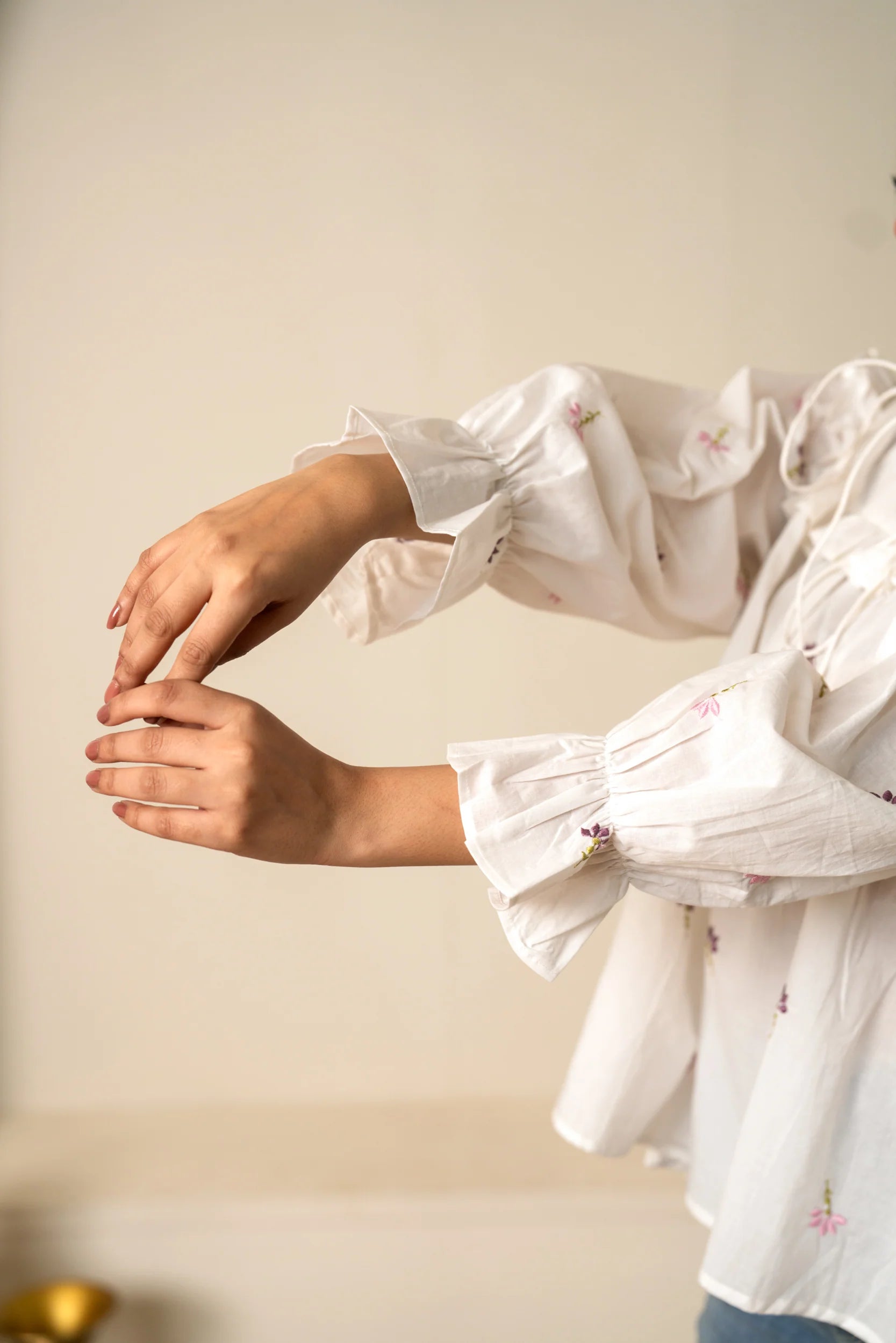 SUKOON WHITE TIE-FRONT EMBROIDERY COTTON TOP
